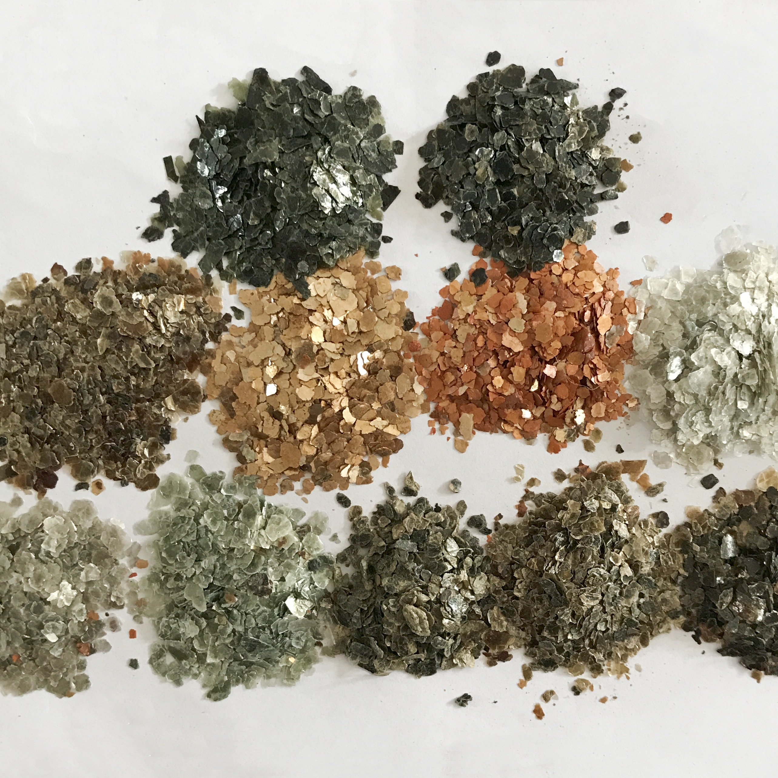 Natural Mica Flakes